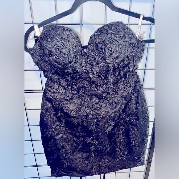 Dresses & Skirts - Lavetir mini black strapless lace corset dress NWT